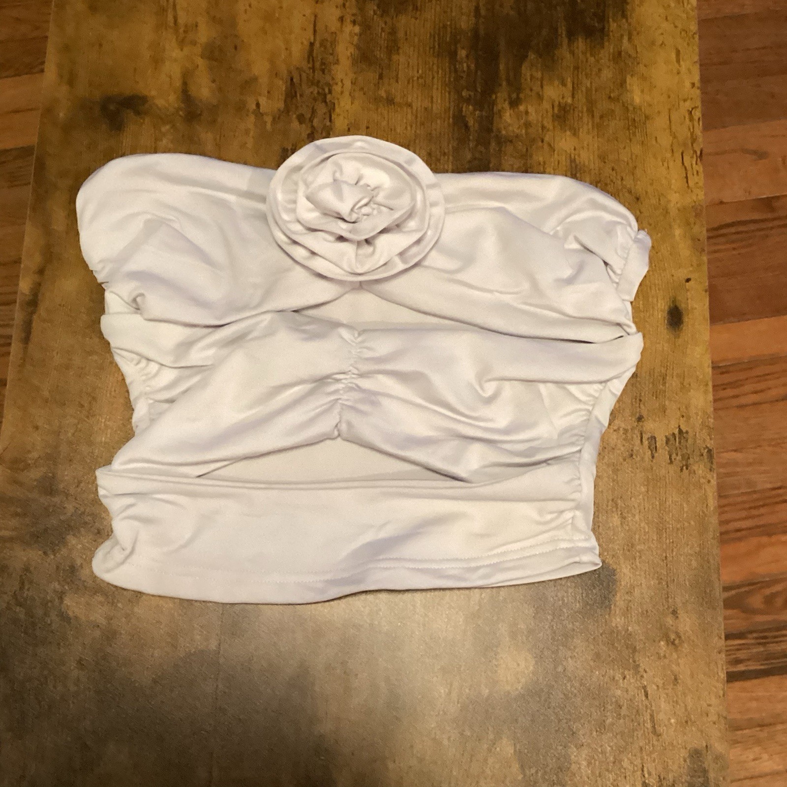 Women’s White Solid Strapless Satin Ruched Tube Top Flower Accent Pullover S