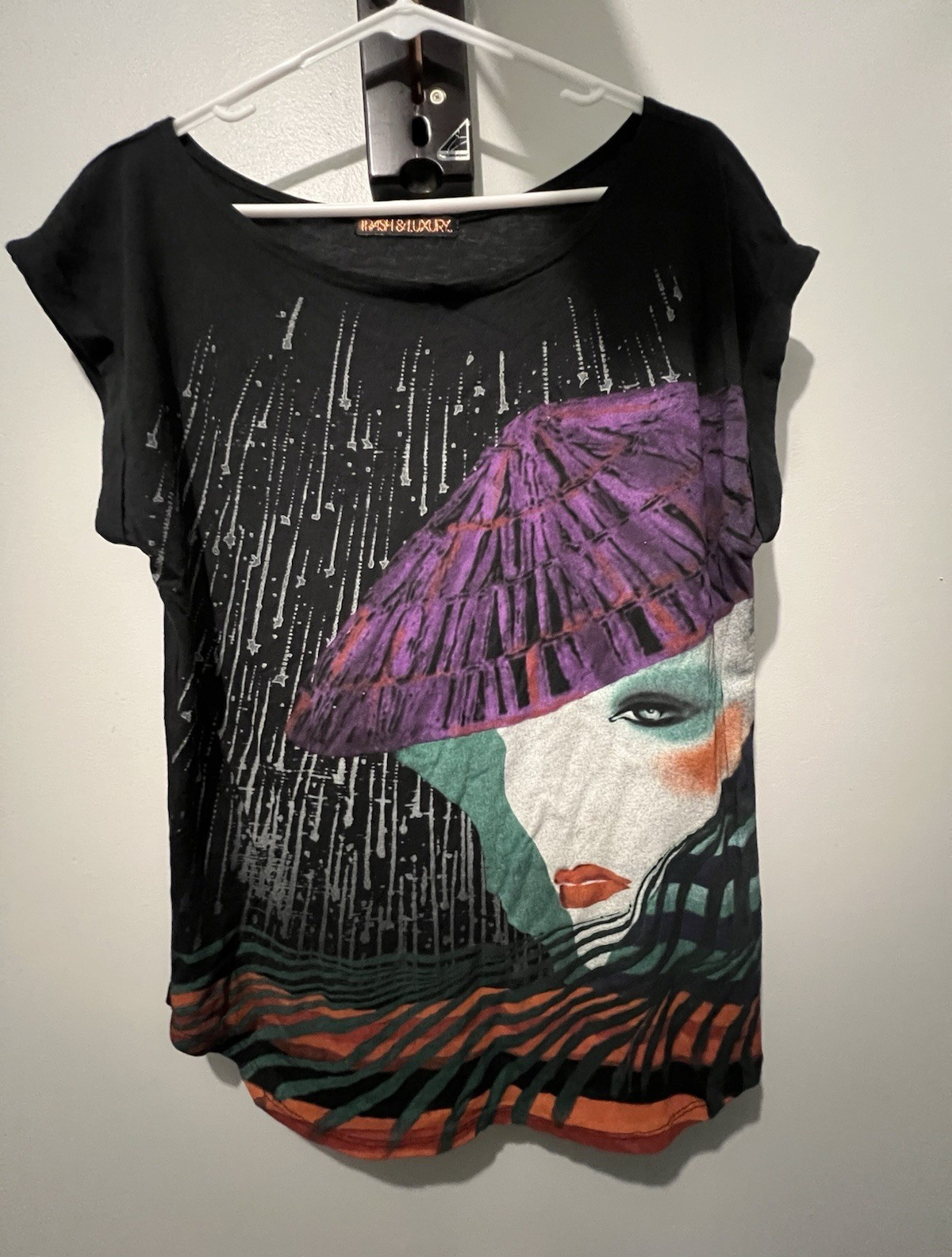 Mighty Fine Women’s Geisha Graphic T-Shirt Black Scoop Neck Cap Sleeve S