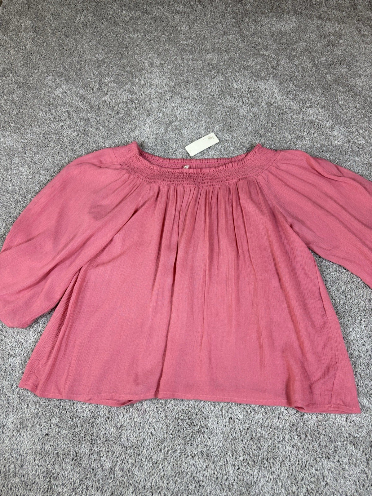 Japna Women’s Blouse Size Medium NWT Coral Long Sleeve