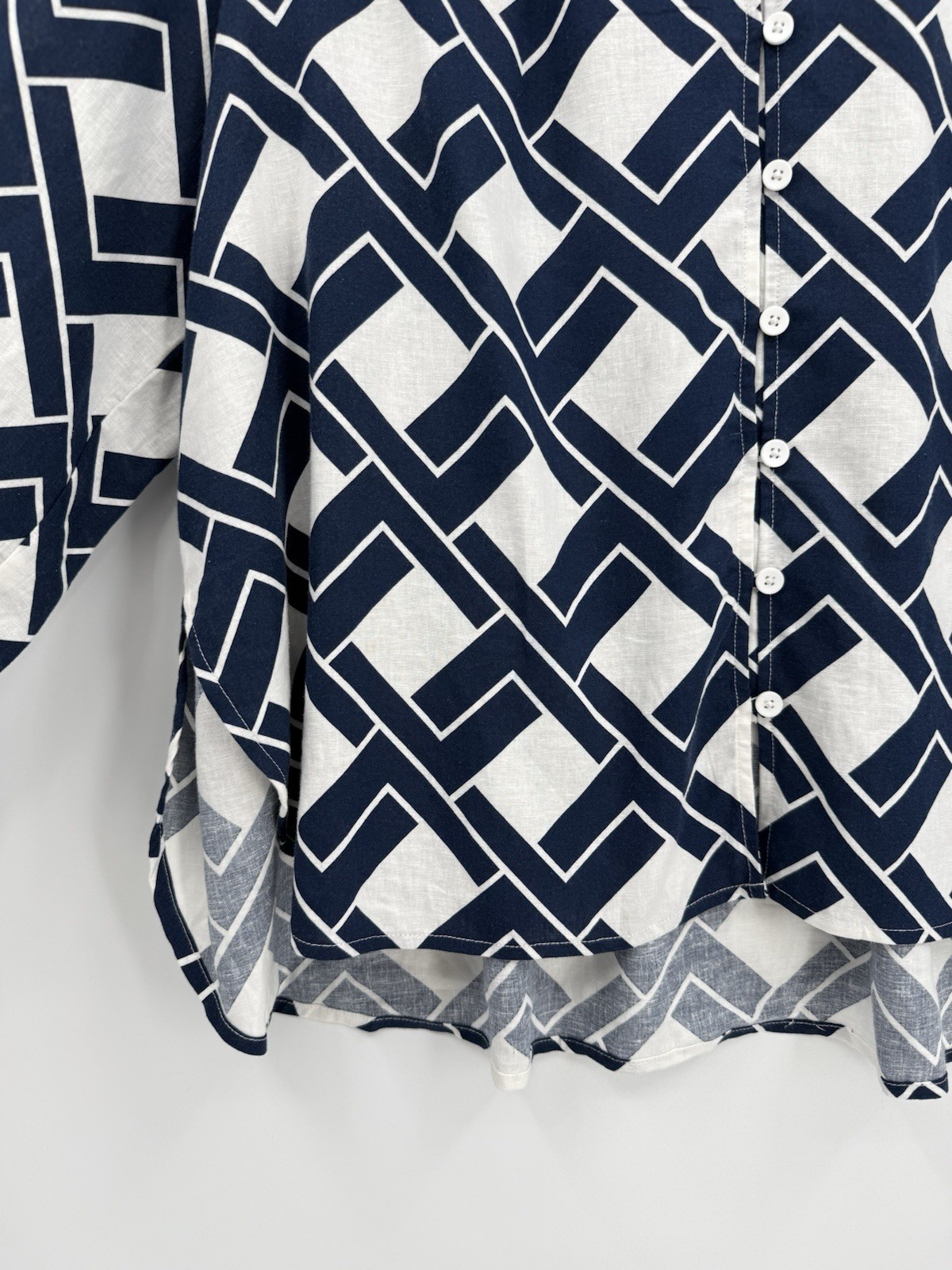Universal Standard Avalon Linen Blend Blouse in Geometrica Print Size L, 22-24