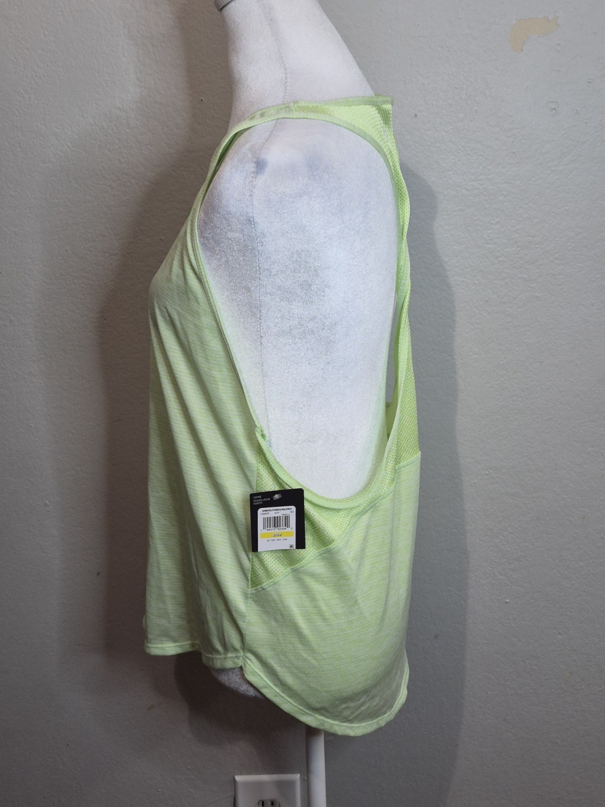 Under Armour HeatGear Racerback Tank Top Medium Green Workout Gym Running NWT
