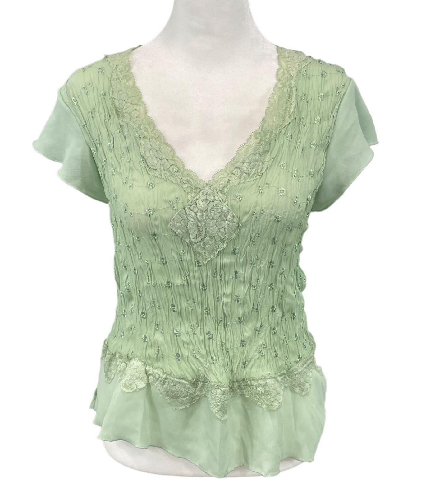 Sunny Taylor Petal Pastel Green Lace Trim Smocked Floral Peasant Top Size M