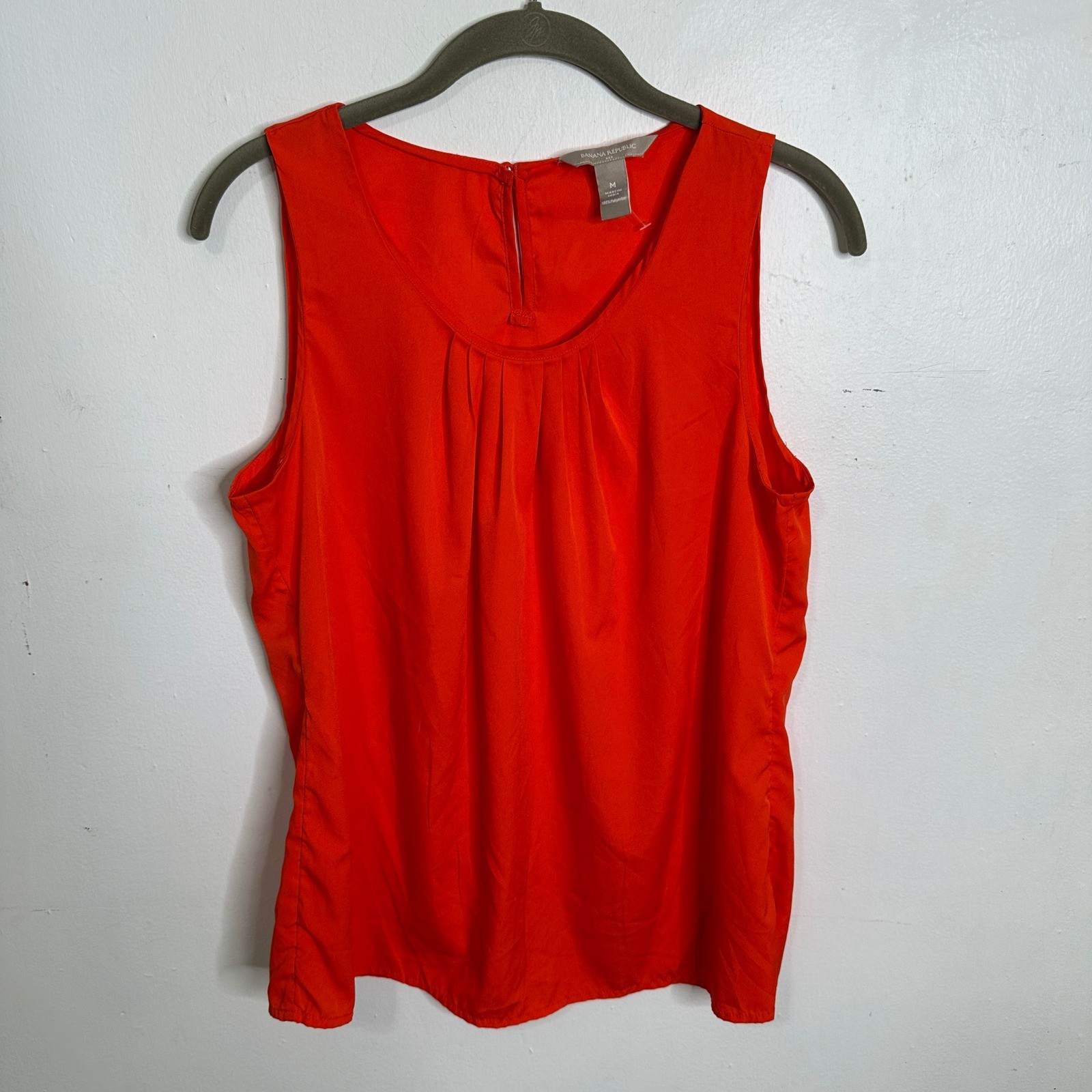 Banana Republic Womens Orange Pleated Scoop Neck Sleeveless Blouse Top Size M