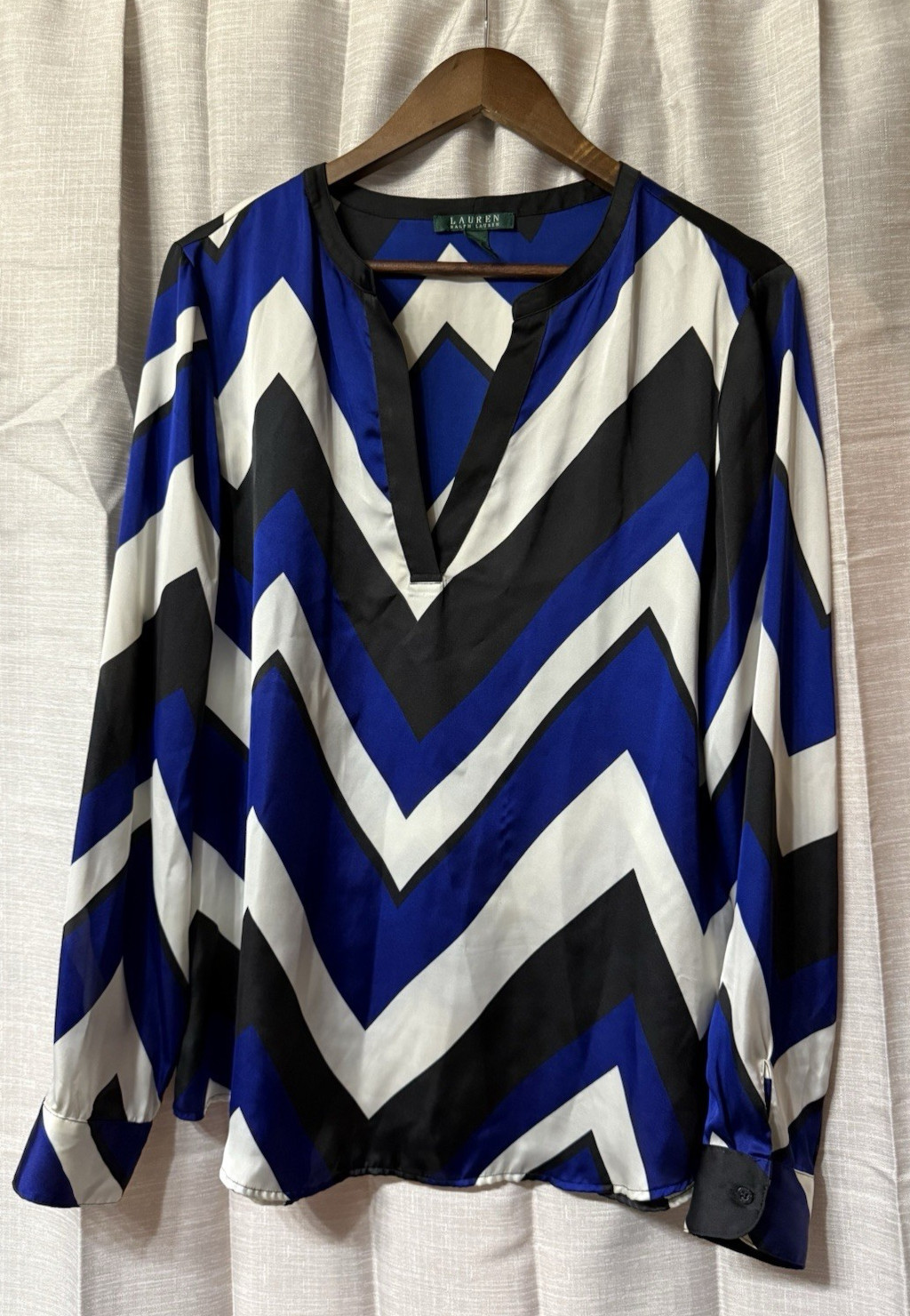 Women’s Large Lauren Ralph Lauren V Neck Shirt Zig Zag Pull On Blue Black White