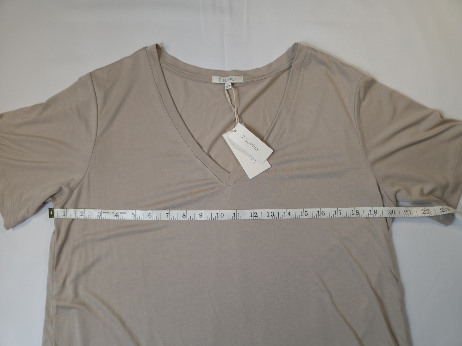 Z Supply Beige Short Sleeve Top V-Neck Size Large NWT