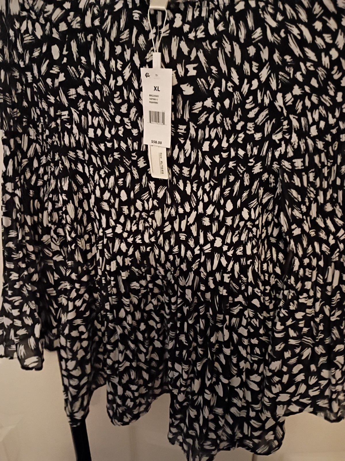 Spense Top,Size XL,Black/ White NWT