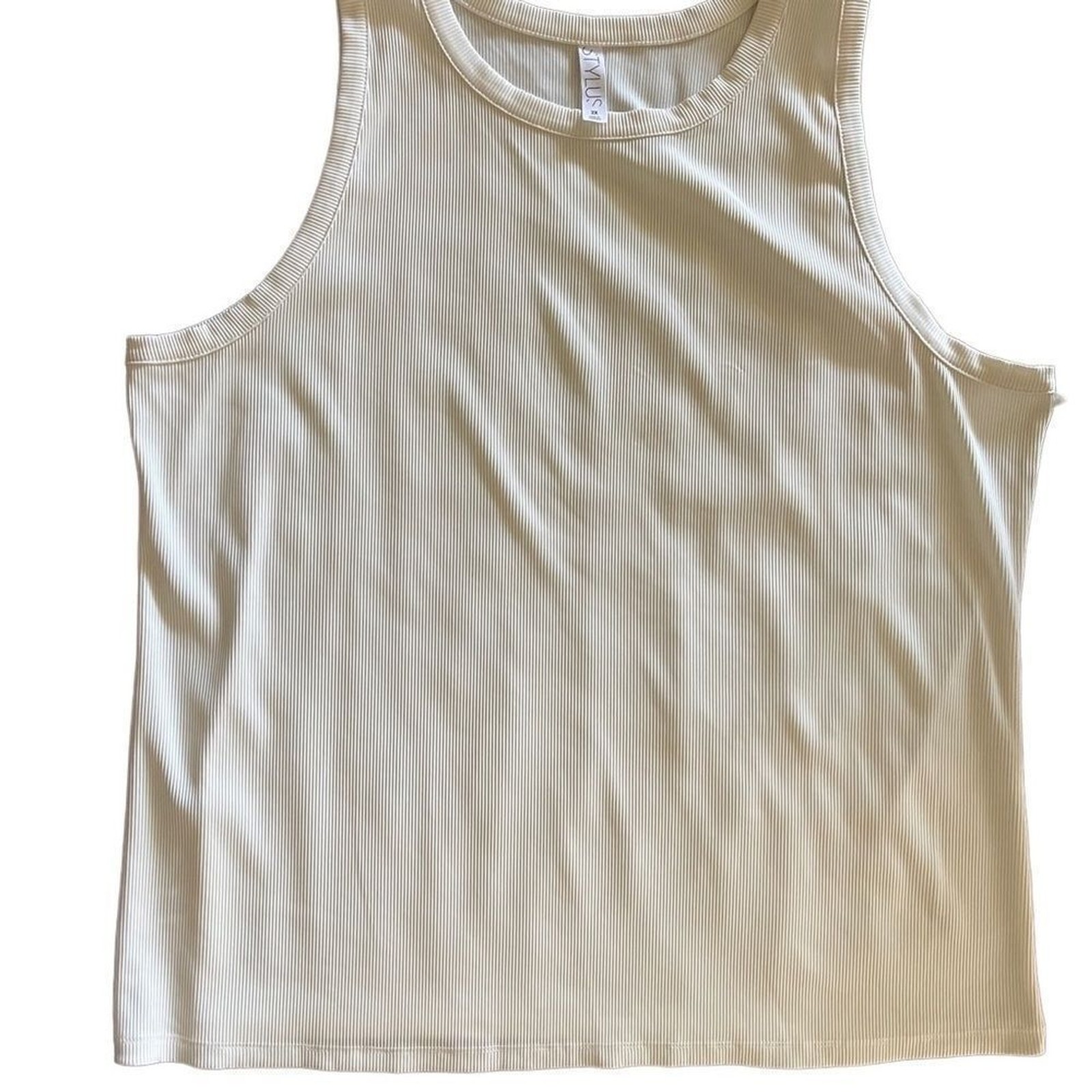 Stylus ribbed ivory crew neck tank top sz 2X has considerable stretch