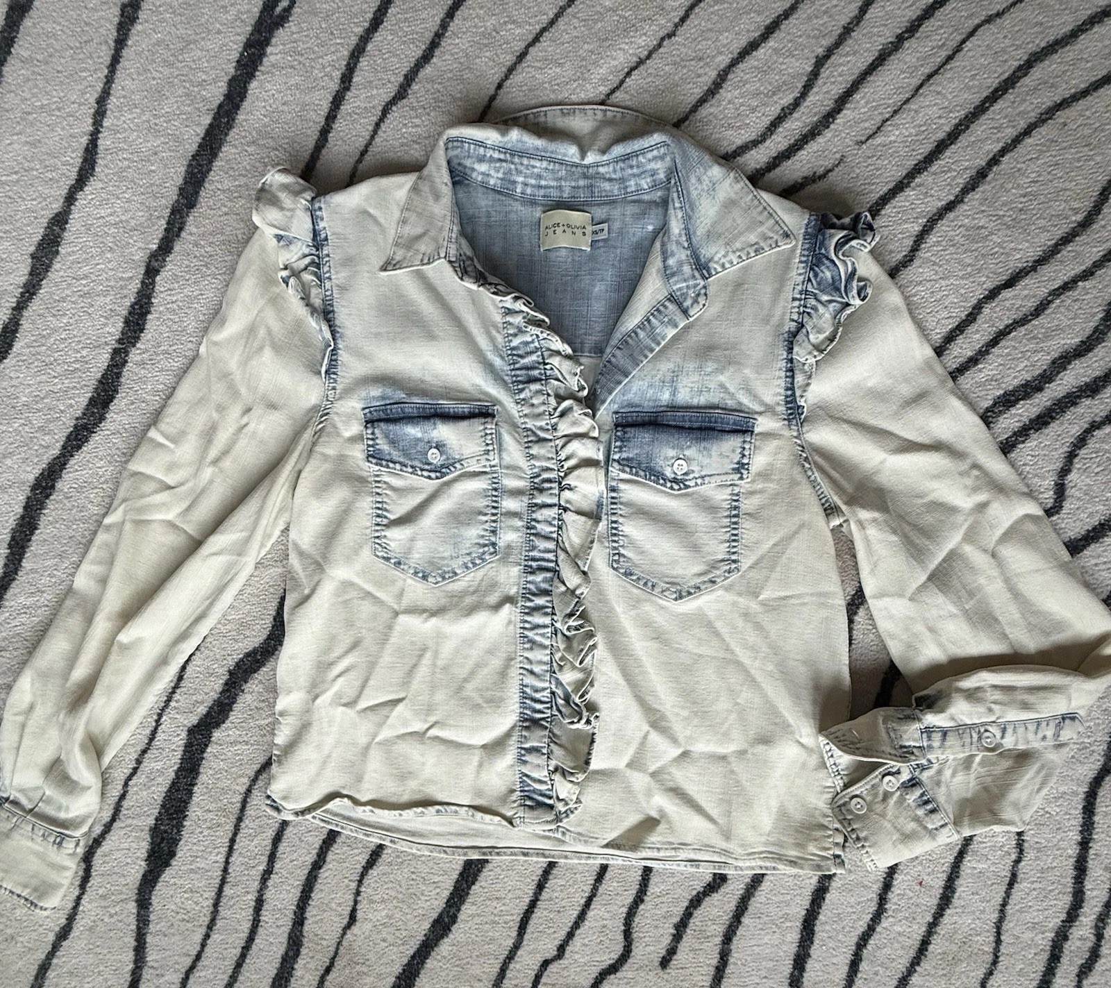 Alice + Olivia Jeans Ruffle Chambray Button Front Blouse Top XS Blue Ocean Blues