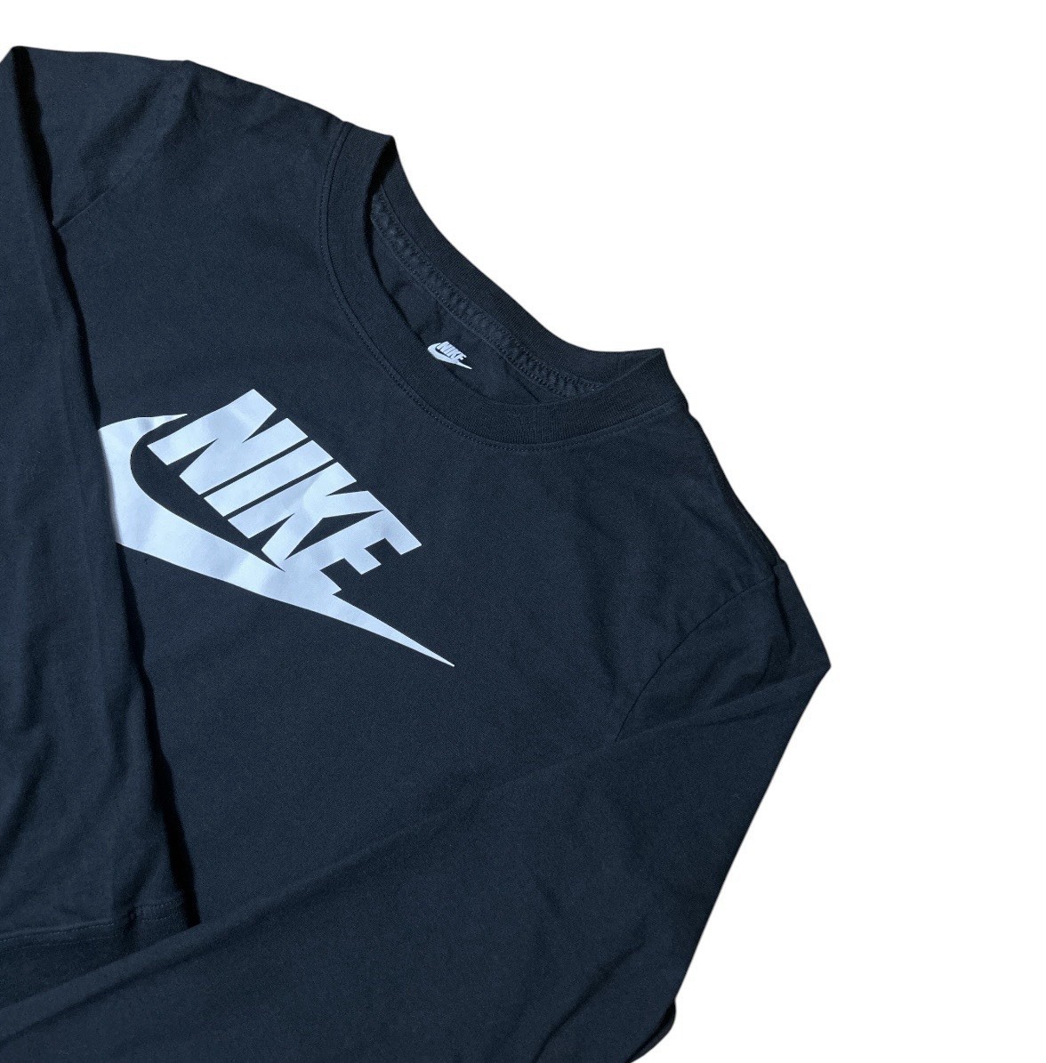 Nike The Nike Tee Womens Medium Black Long Sleeve Crew Neck Logo Tee BV6171-010