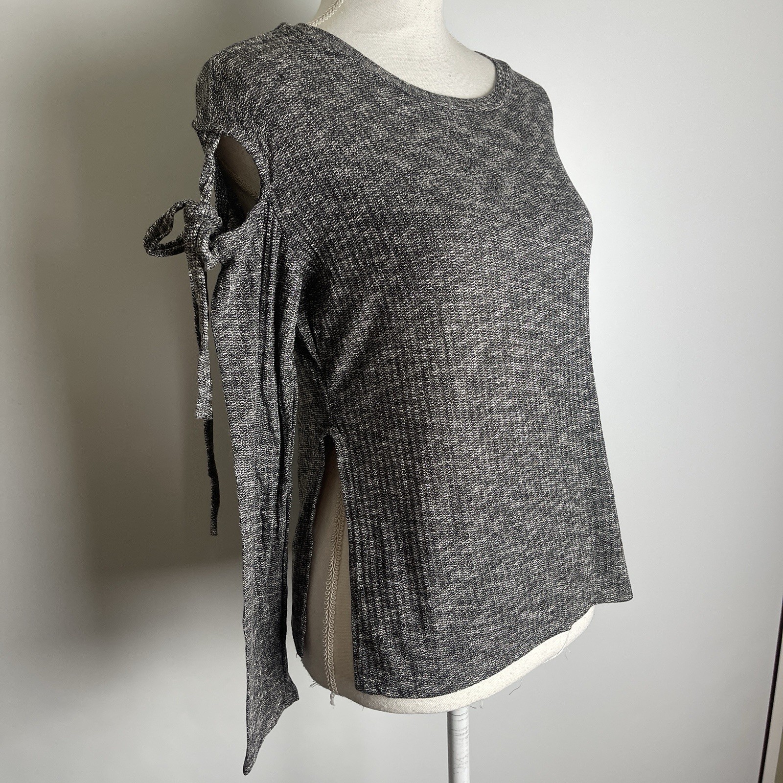 Shelly Gray Open Cold Shoulder Long Sleeve Knit Blouse Top Ribbed LARGE