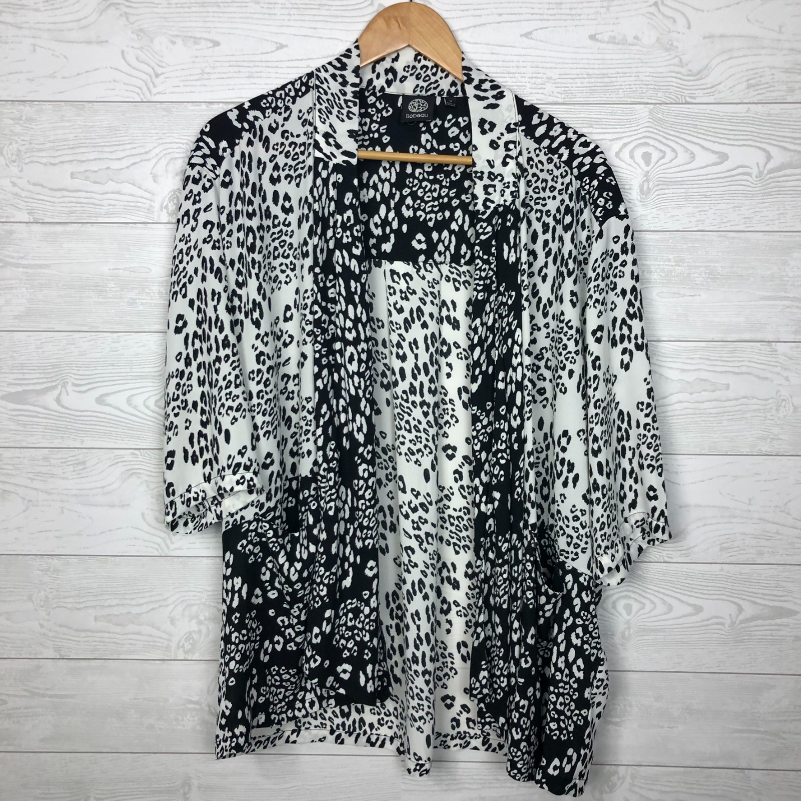 Bobeau Women’s Size 1X Short Sleeve Printed Open Front Jacket Black White Casual