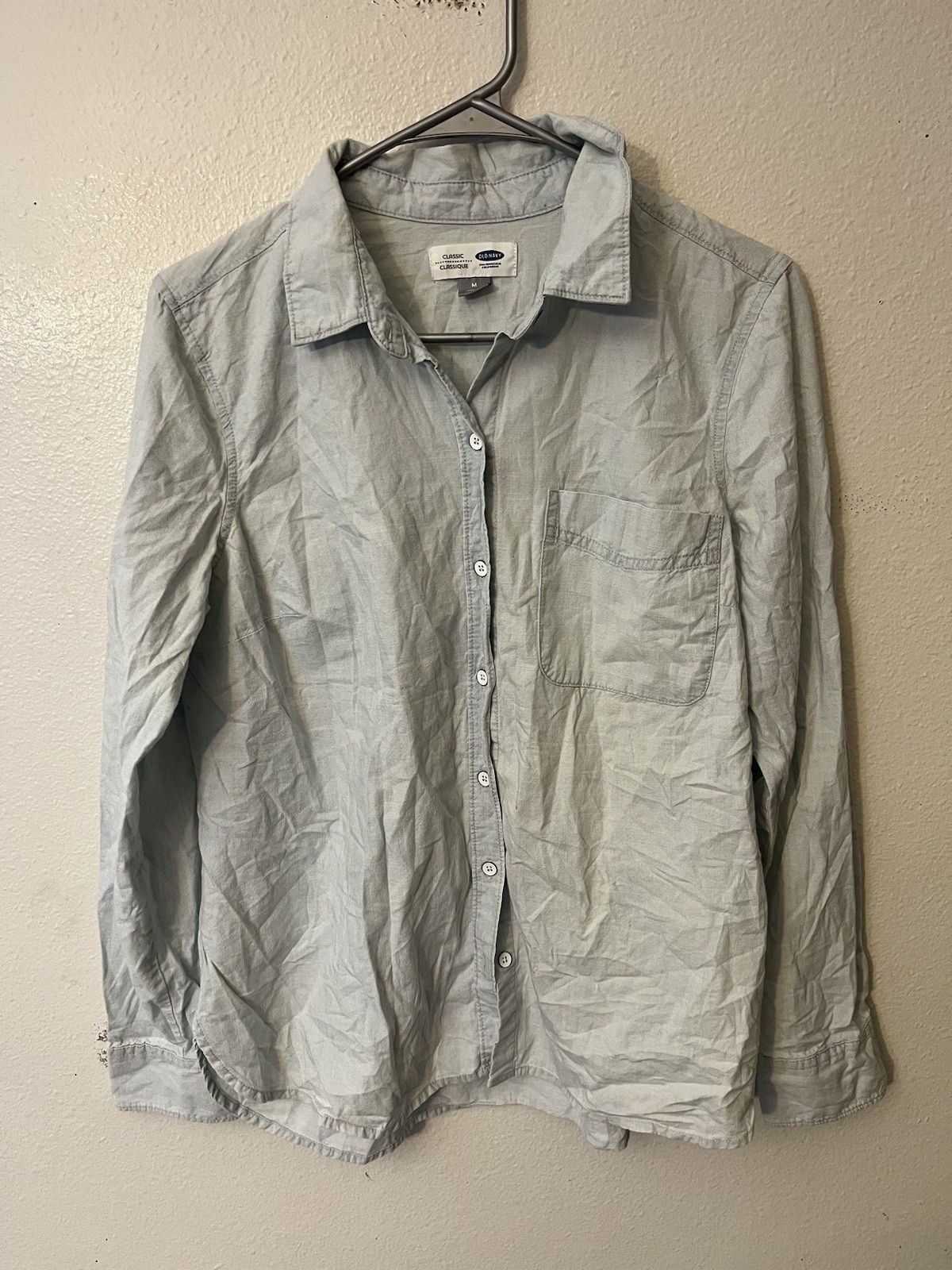 Old Navy Light Wash Chambray Women Button Down Shirt Size M 100% Cotton