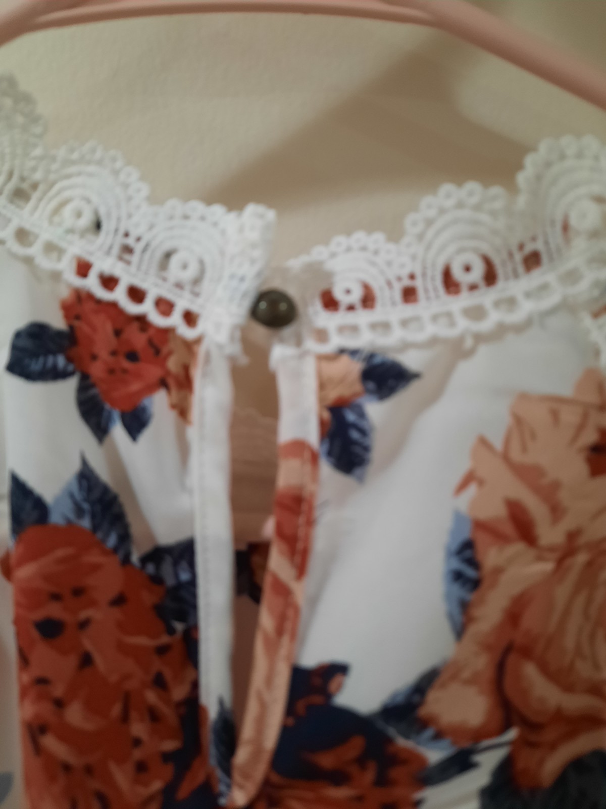 No boundaries Floral Lace Blouse Size Large White Blue Multi Summer Beach Nice