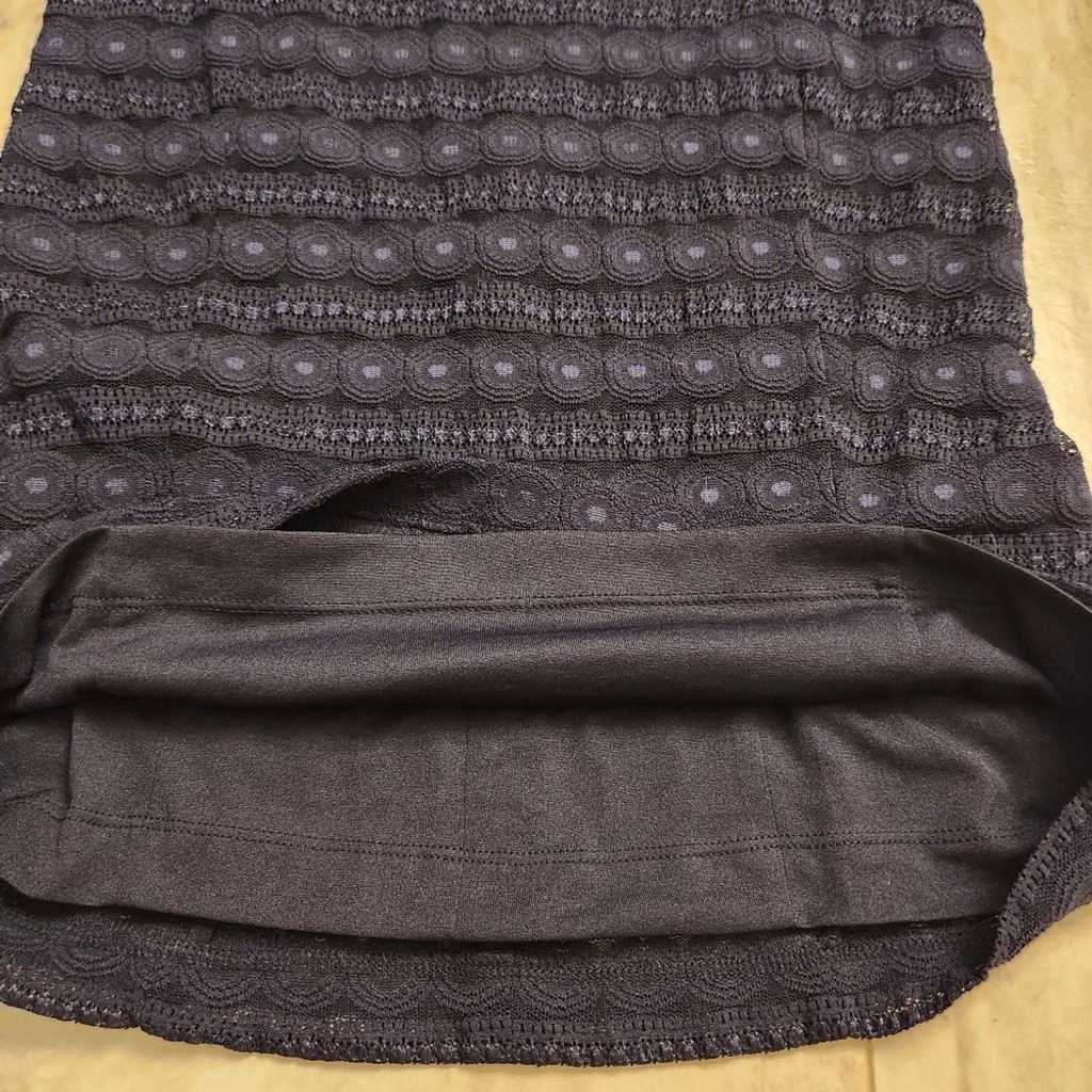 Ann Taylor Navy Blue Lined Lace Sleeveless Shell Top SZ: M versatile Layering