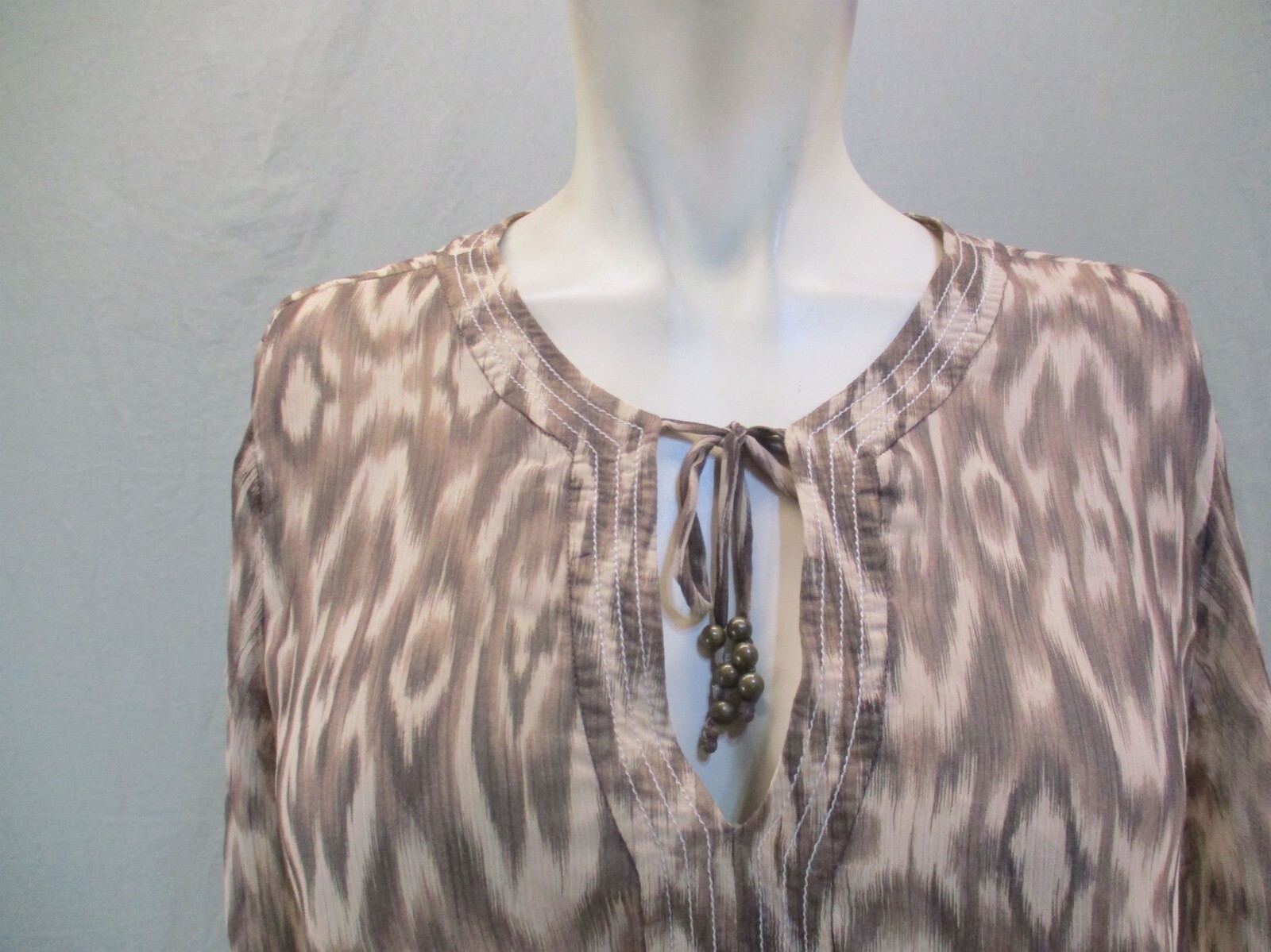 Ann Taylor Size 10 Womens Beige Drawstring Keyhole Long Sleeve Sheer Blouse 680