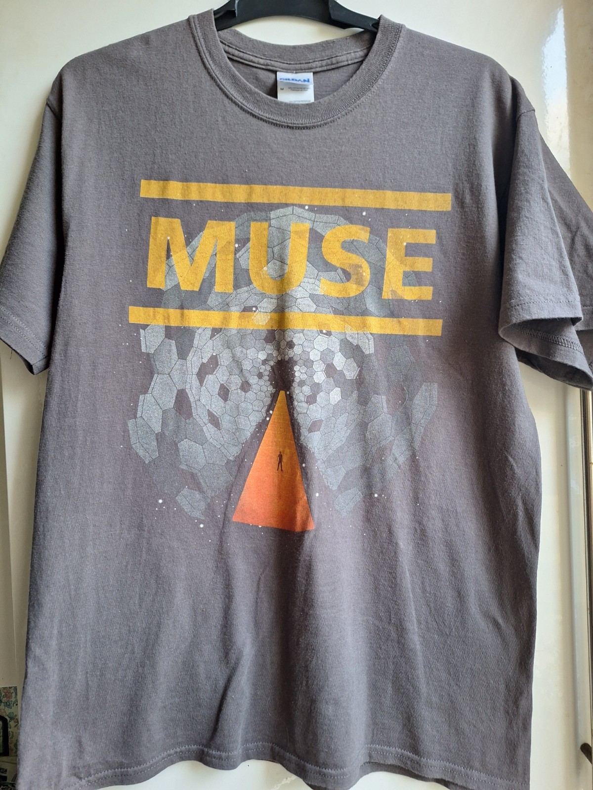 Muse medium T Shirt Rock Band Rare The Resistance Tour Merch prog rock gildan