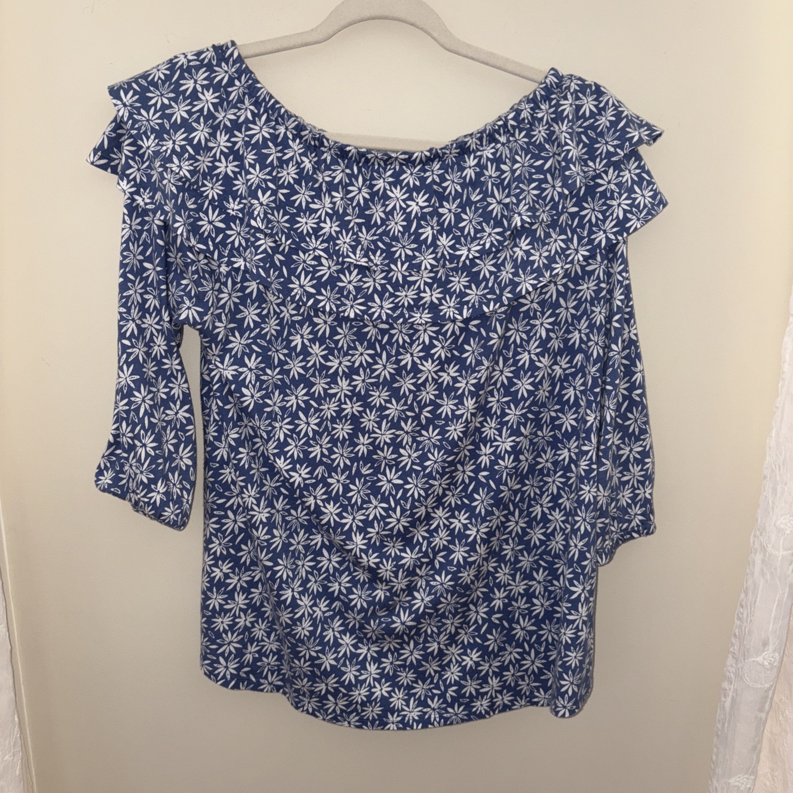 J Jill Medium Ruffled Collar Area Blouse 3/4 Sleeve Elastic Cuff