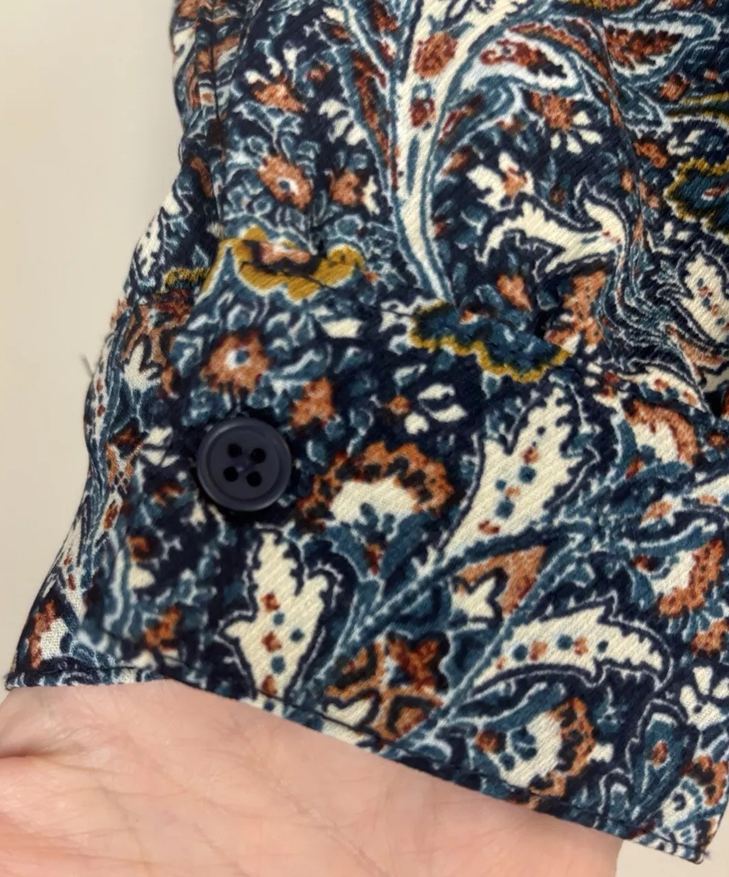 Wonderby Top Women’s XXL Multi Colors Blue & Neutral Long Sleeve Paisley V-Neck