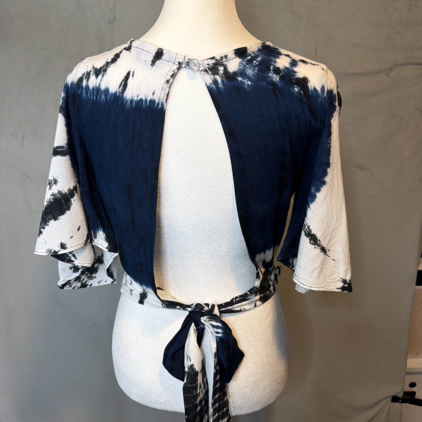 Rinjanie Batik Women’s Small? Tie Dye Rayon Crop Top Open Back Handmade