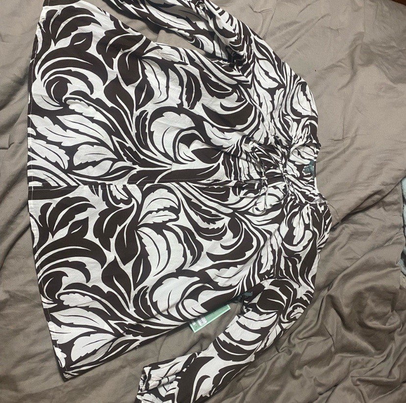 Terra & Sky White And Brown Women’s Monochrome Leaf Print Blouse, 2X
