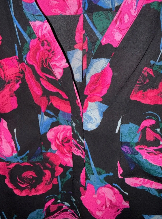 Torrid Harper Pullover Blouse Size 1 1X Pink Blue Rose Floral Long Sleeve George
