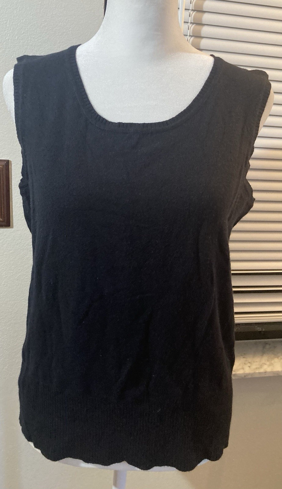 Nue Options Essentials Women’s Black Tank Top L