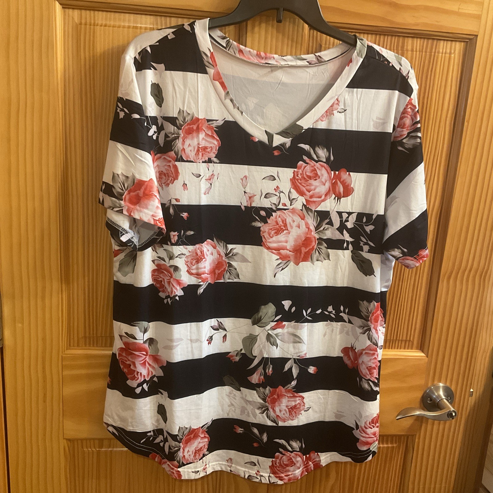Women’s Dressy Tee 22W Floral