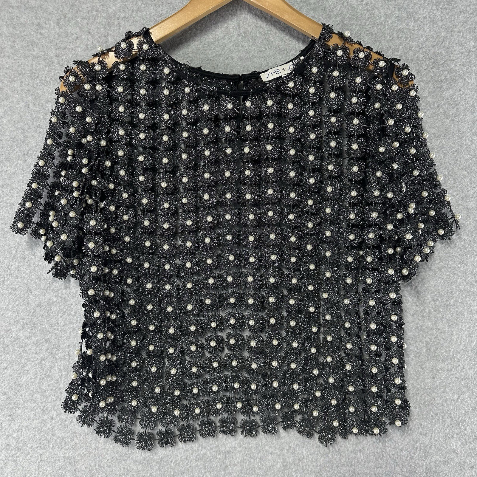 She + Sky Pearl Embellished 3D Floral Open-Weave Mesh Lattice Women’s Top (M)