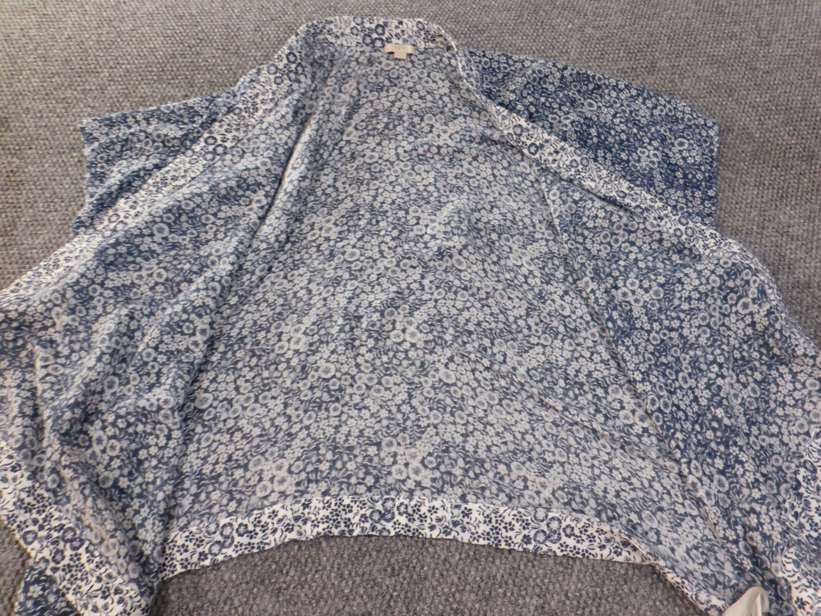 Loft top one size blue floral shawl open womens stretch polyester wool kimono