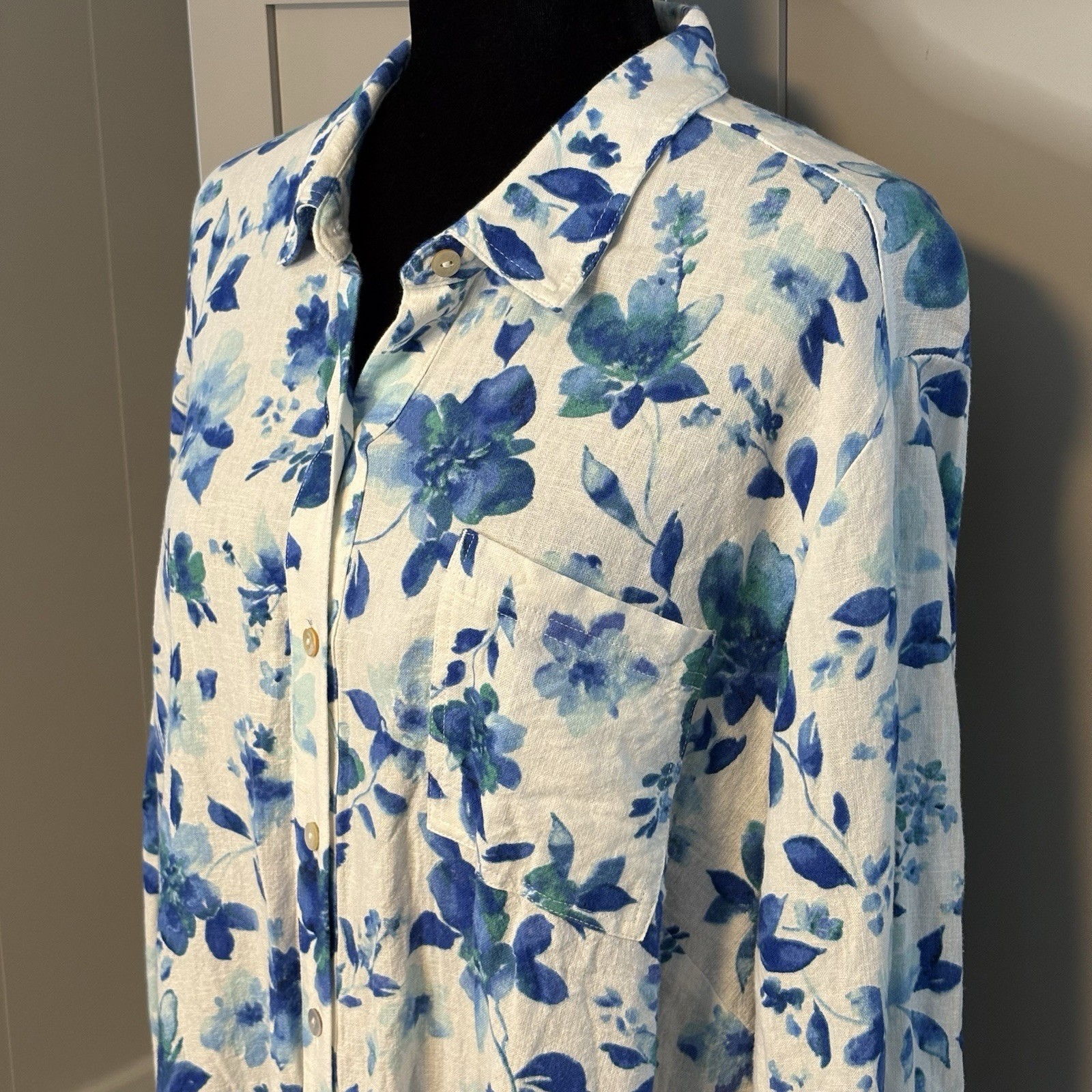 Susan Graver Pure Linen Blue Floral Button 1XP Long Sleeve Shirt Coastal City