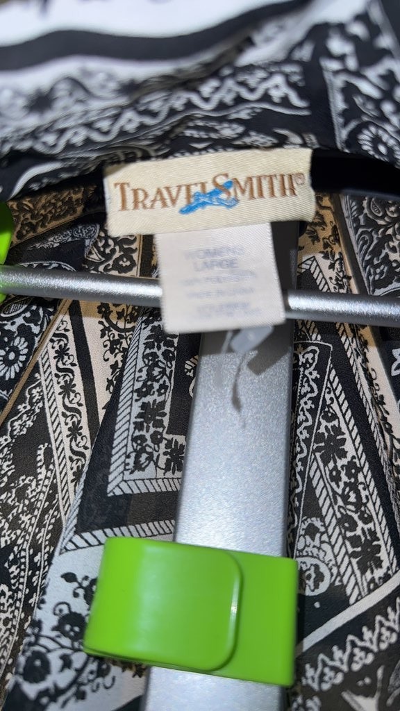 TravelSmith Women’s Black and White Patterned Button-Up Shirt