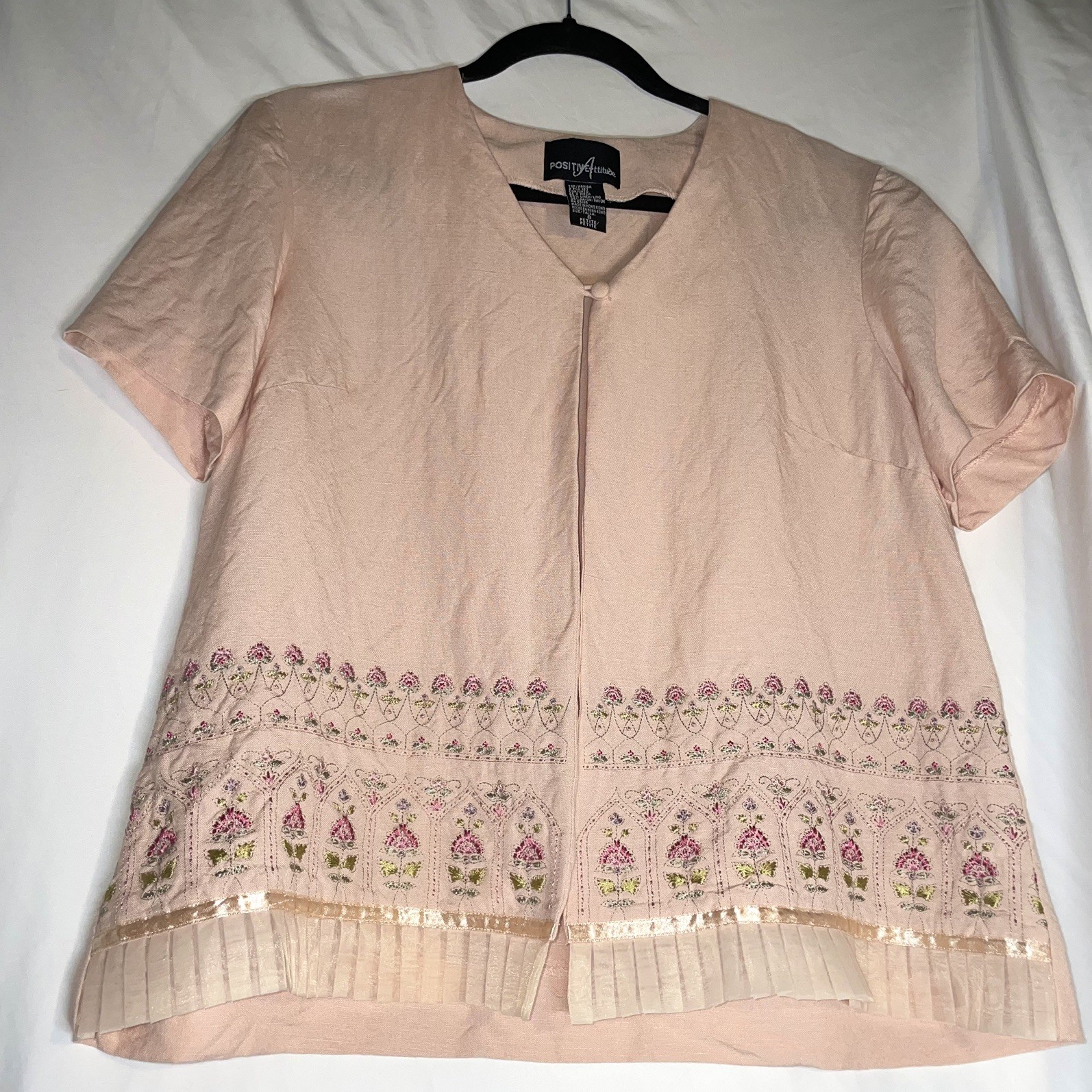 Pink Linen Blend V neck Short Sleeve Embroidered Flower Mixed Media Top 8P￼