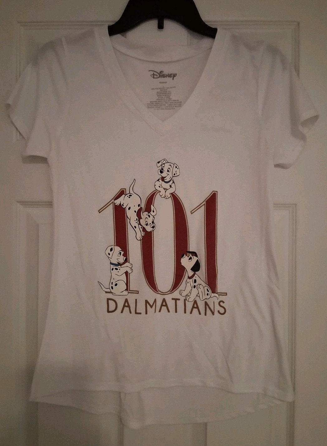 *Disney* Juniors Tshirt, Size Large, 101 Dalmations, White, Vneck, Short Sleeves
