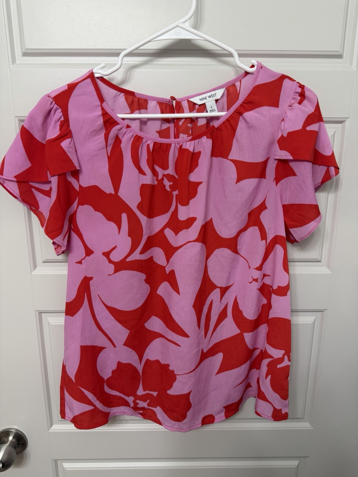 NINE WEST Floral Blouse Women’s L Top Tulip Sleeve Pink Red Gathered Crewneck