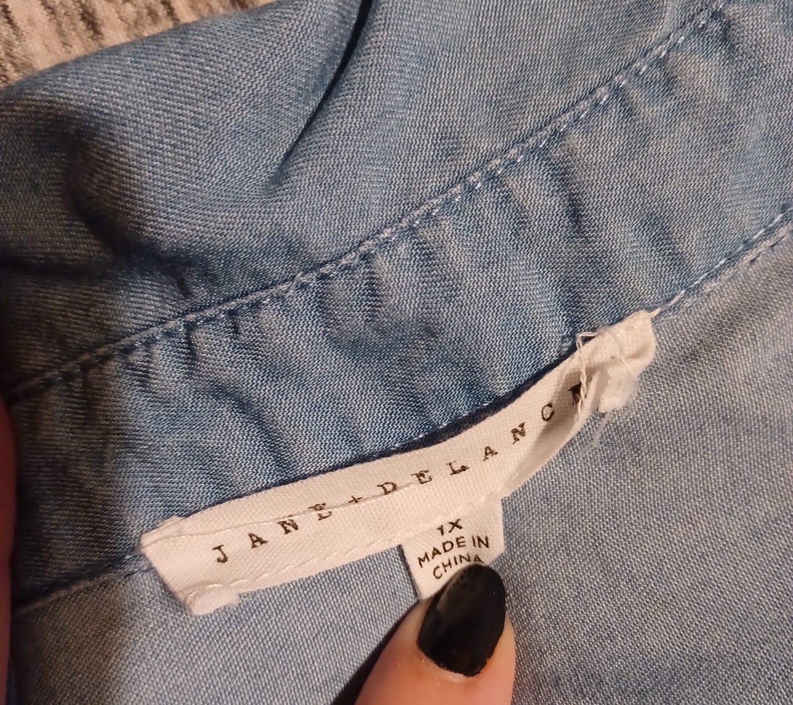 Assorted Women’s Tops Lot
