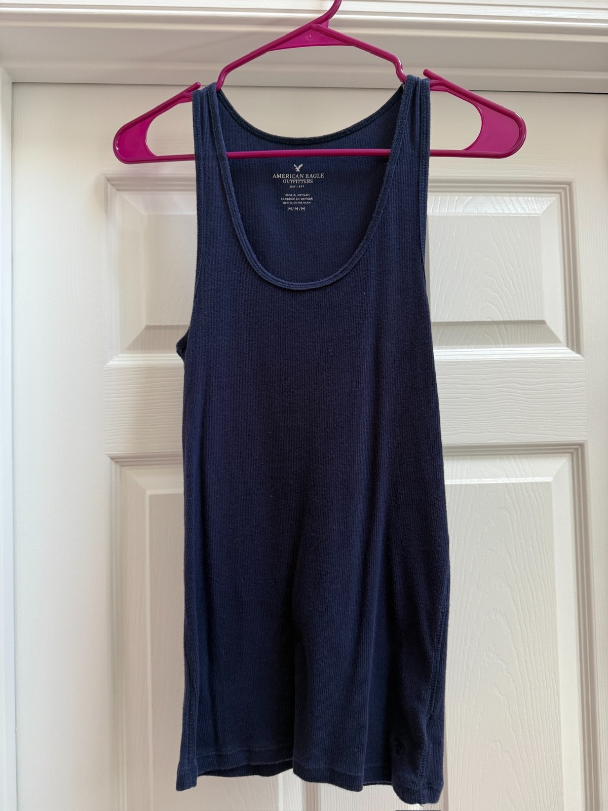 Women’s American Eagle Basic Navy Tank Top Size Medium 95% Cotton/5% Spandex