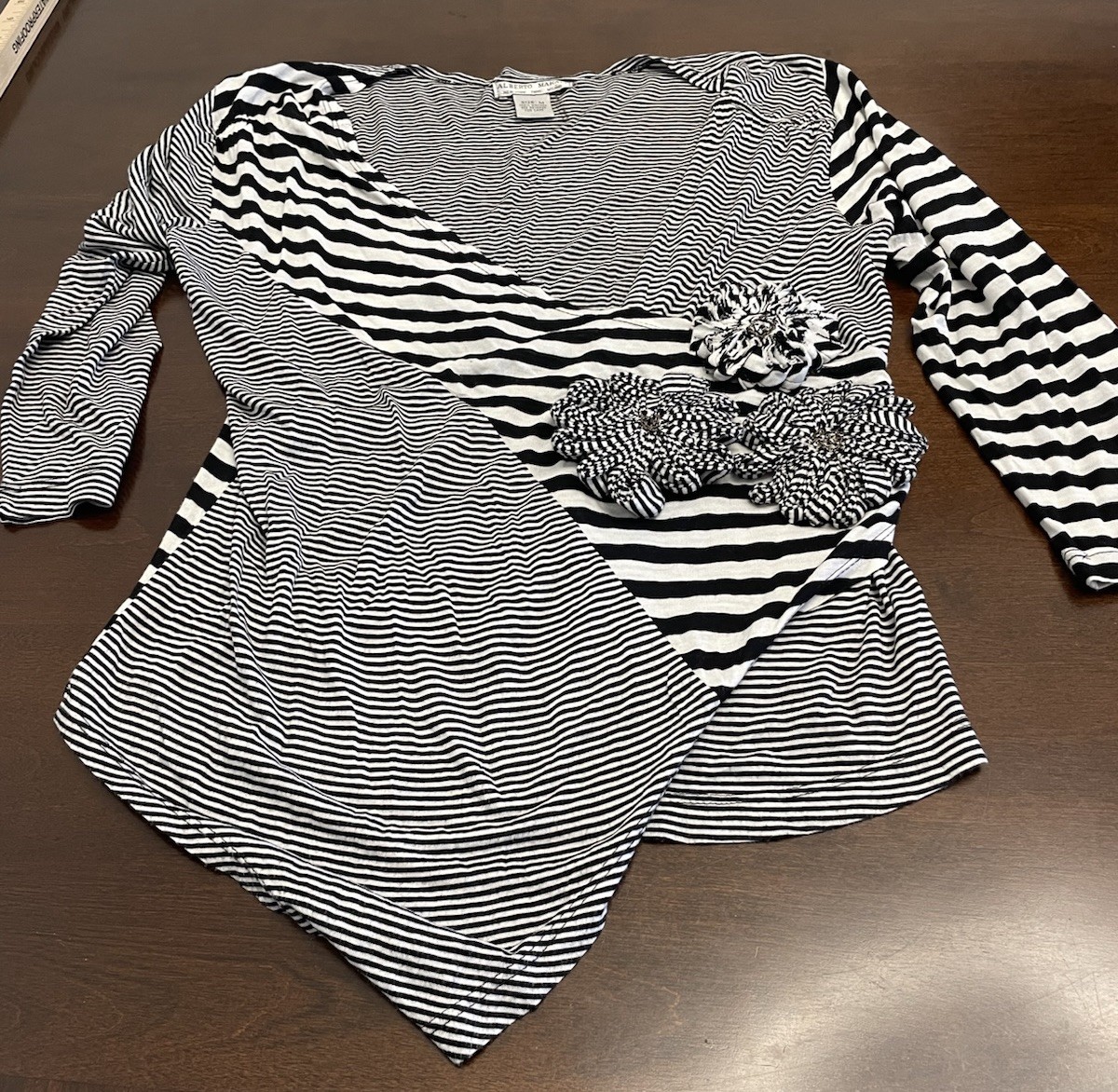 Alberto Makali Sz.M Black/White Multi stripe Knit Top Floral Stripe Accents