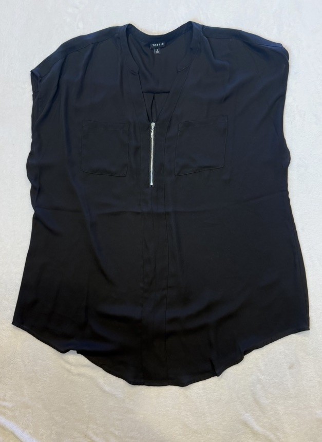 Torrid Tank Flowy Black Size 2, 1/2 Zip Women’s Pocket Sheer