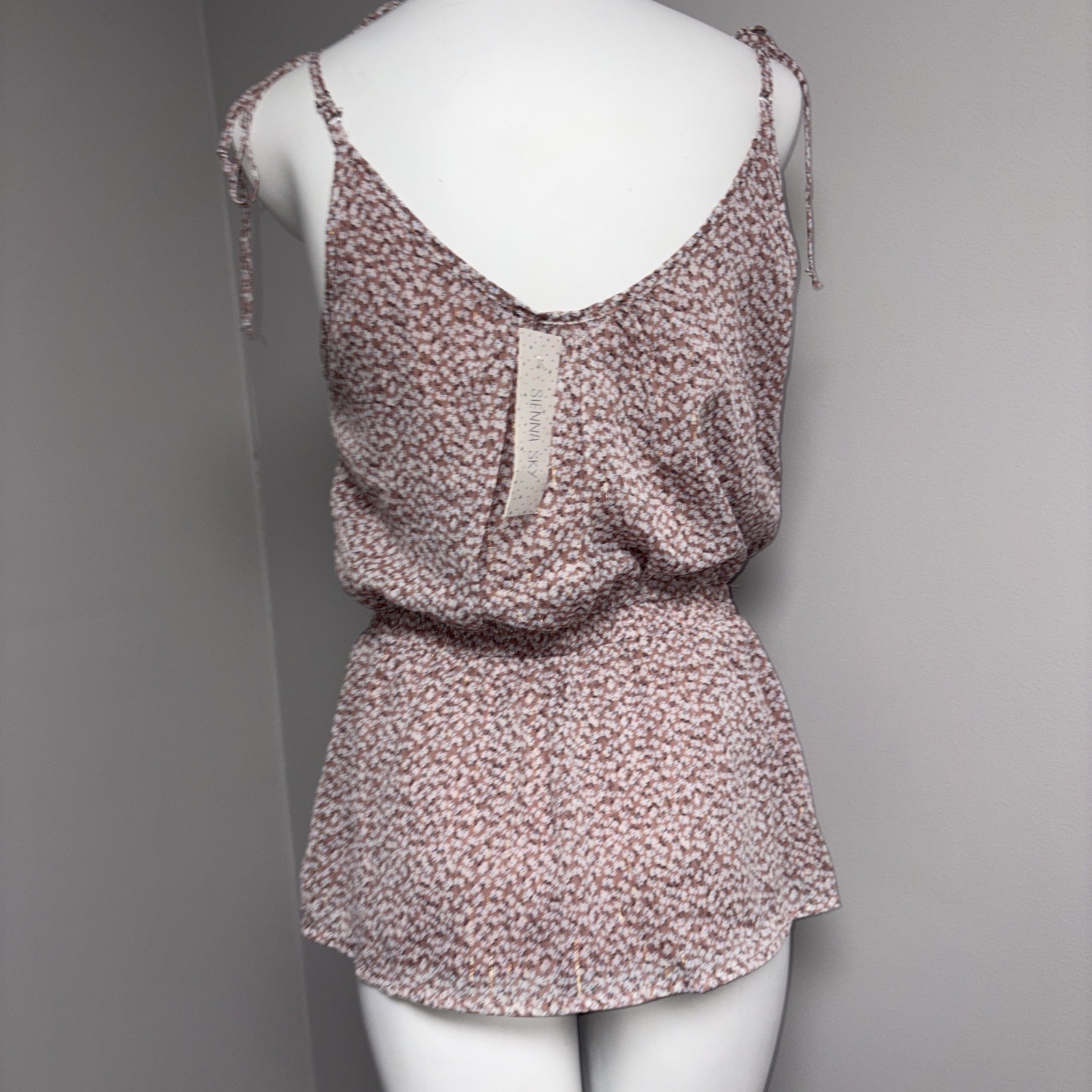 Sienna Sky Medium Womens Top Floral Spaghetti Straps Elastic Waist NWT