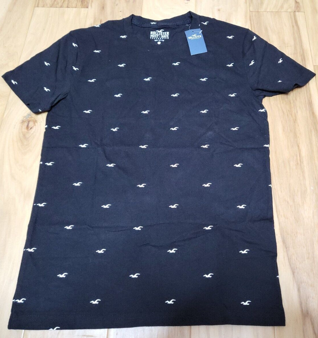 Hollister Must Have Collection – T-shirt – Size XXS – Black – White Birds – NWT