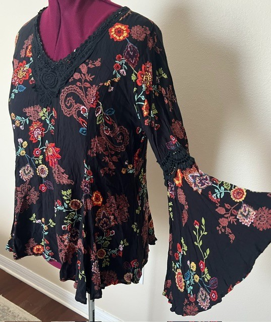 Lola P. Women BOHO colorful floral paisley black blouse top size L NEW