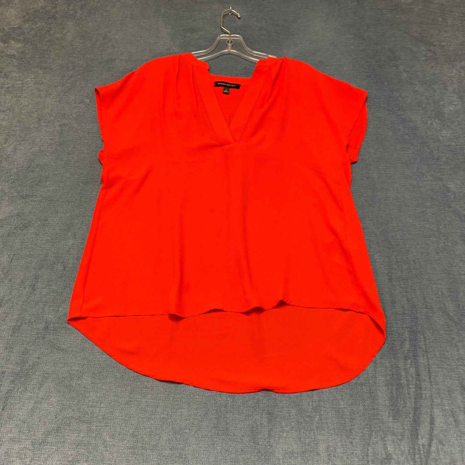 Banana Republic Top Womens Small Red High Low Hem Pleated Cap Sleeve V Neck