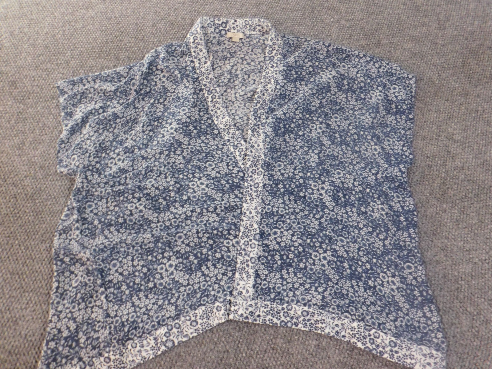 Loft top one size blue floral shawl open womens stretch polyester wool kimono