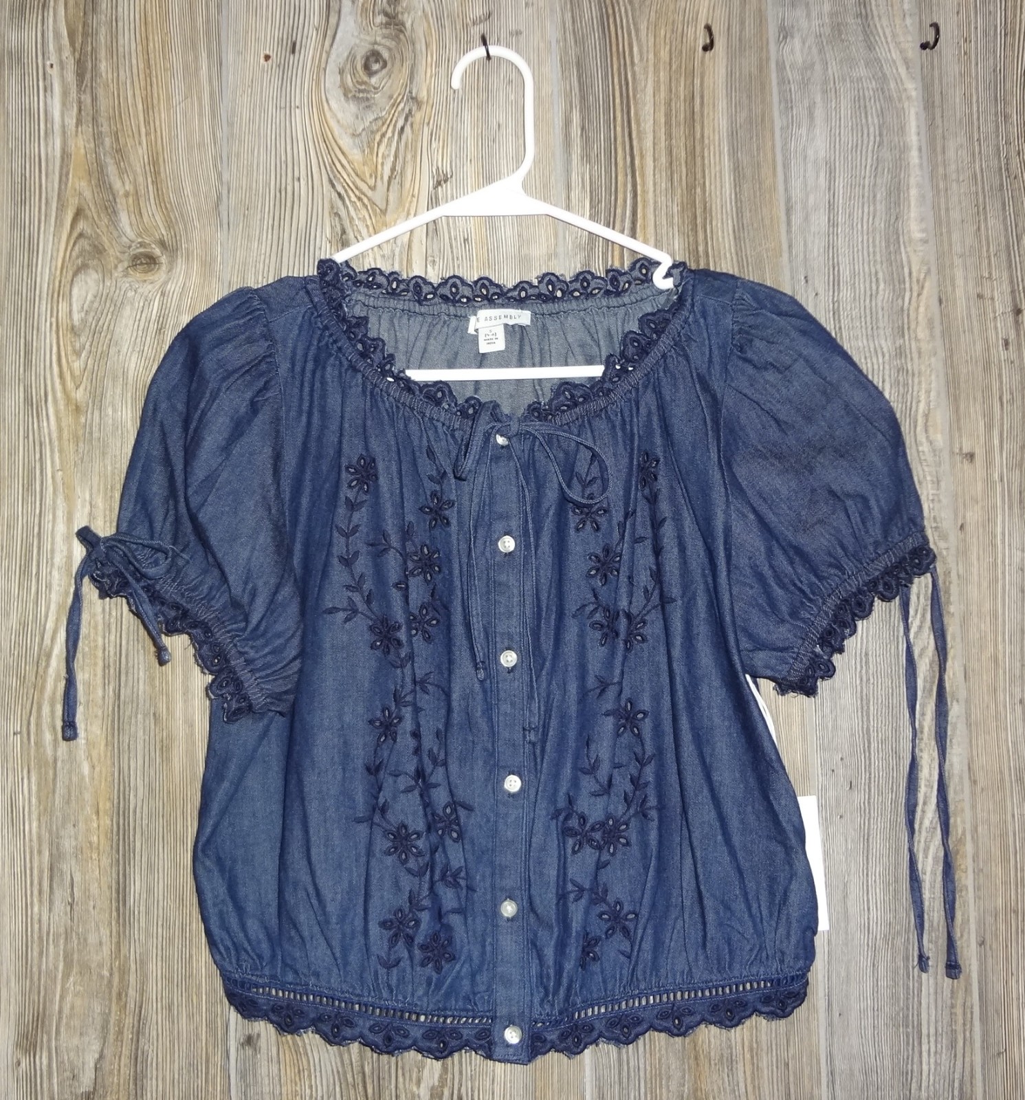 Free Assembly NWT Chambray Blue Short Slv Crop Top Sz Small 4-6 Boho Festival