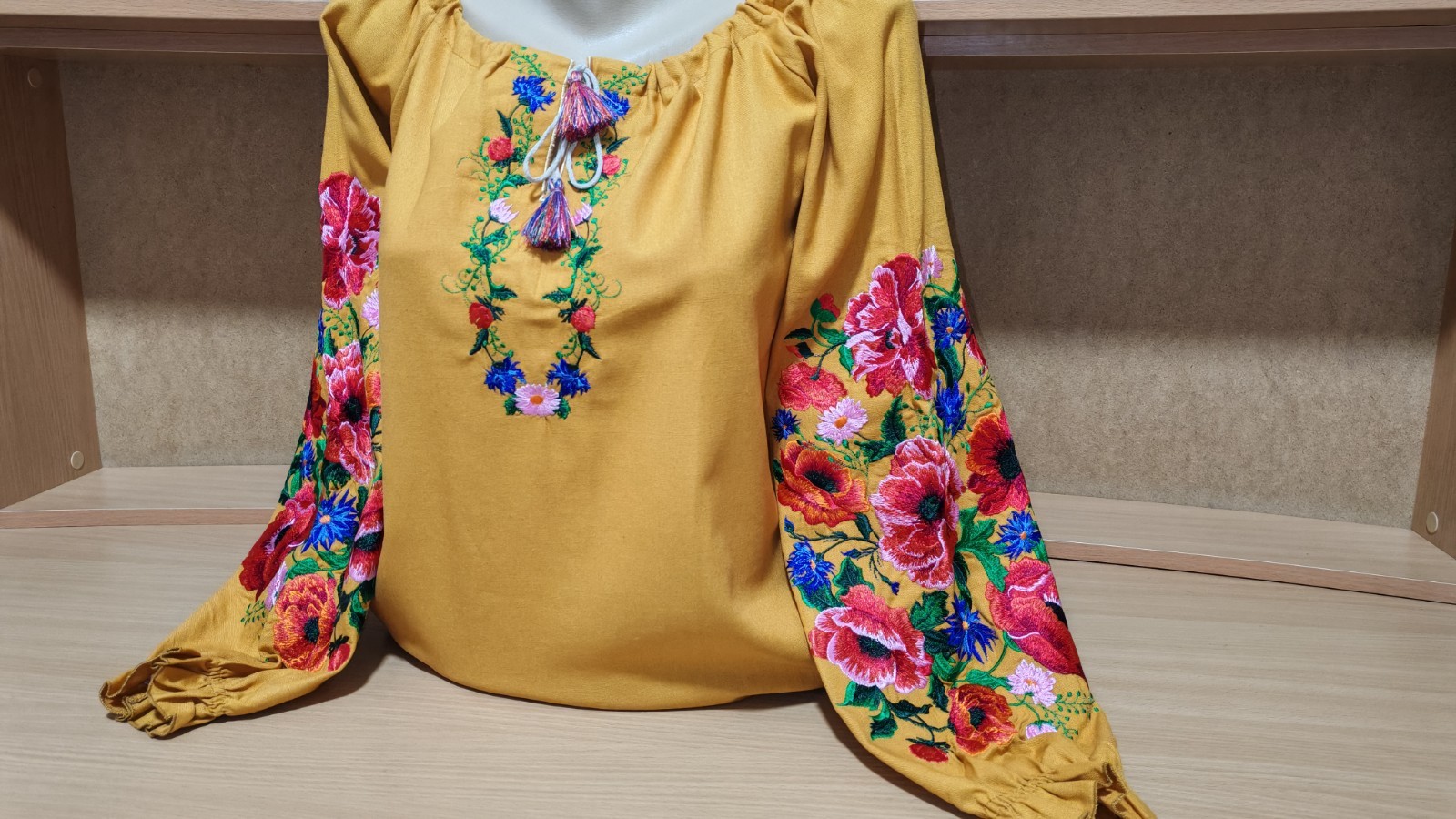 M Ukrainian Embroidered Blouse Boho Style women Sorochka Vyshyvanka Shirt