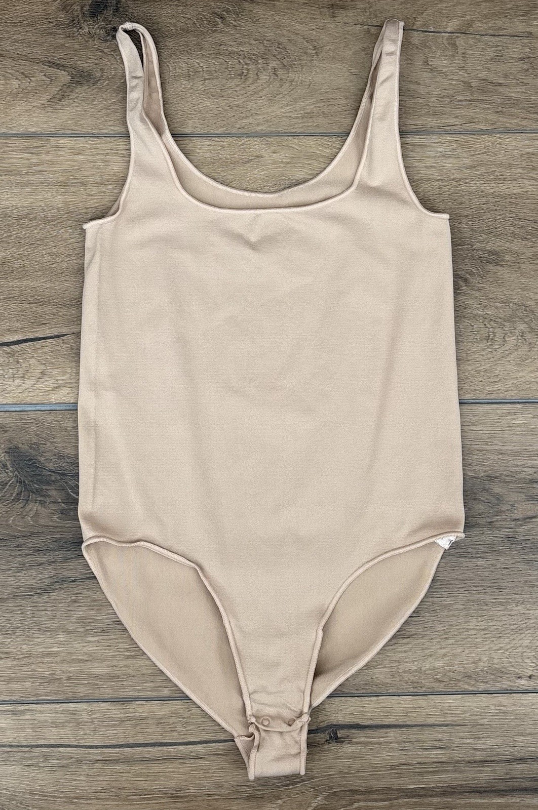 Skims Essential Bodysuit Size S/M Nude Beige Scoop Neck Sleeveless
