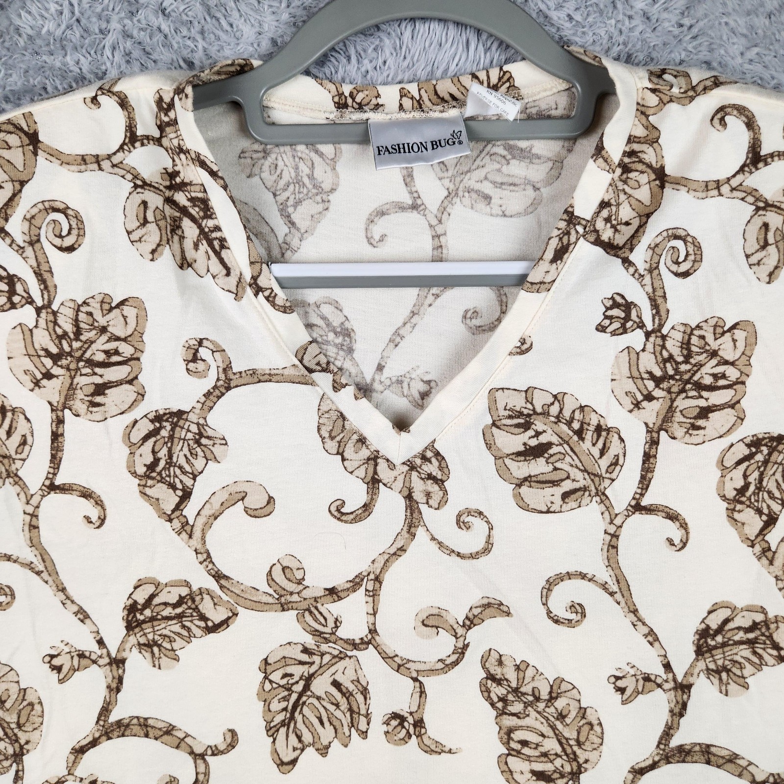 Vintage Fashion Bug Shirt Womens 3X White Brown Floral V Neck Plus Size AOP Boho