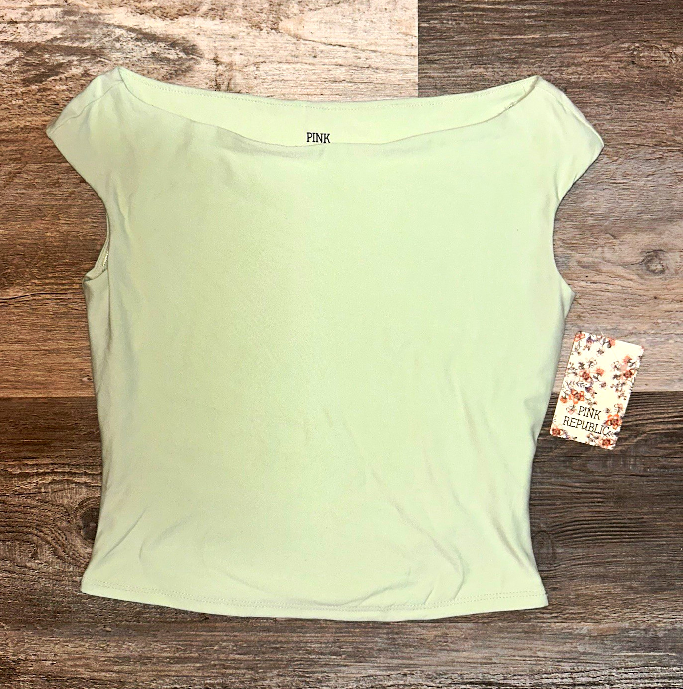 Pink Republic Junior’s Mint Green Contour Boatneck Tank Top Junior’s size Small