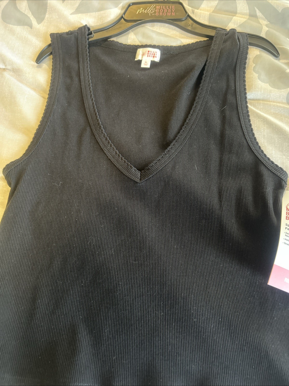 Mills Millie Bobby Brown Black V-Neck Rib Tank Top XL