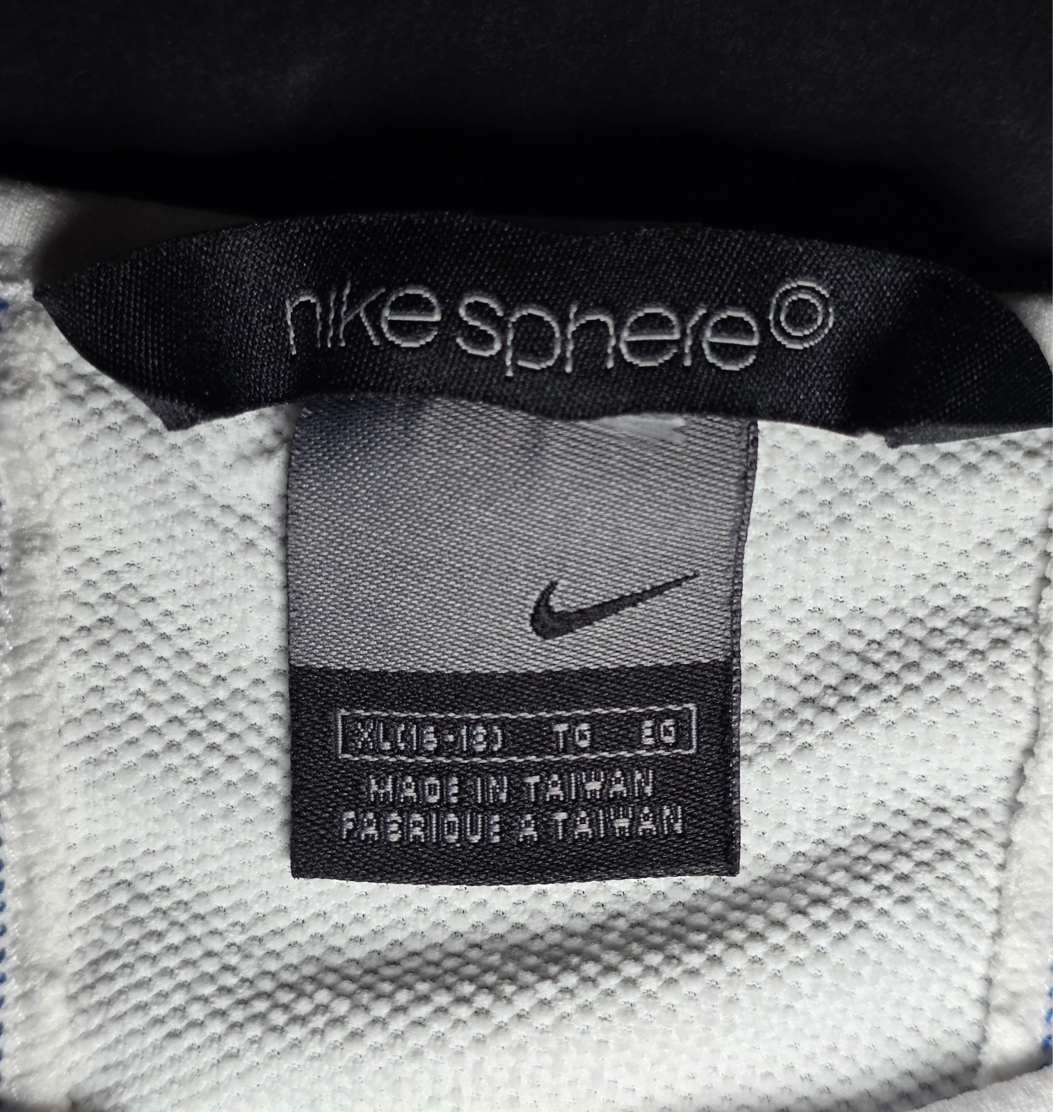 Nike Sphere Womens Blue and White Long Sleeve Exercise Shirt Size XL (16-18)